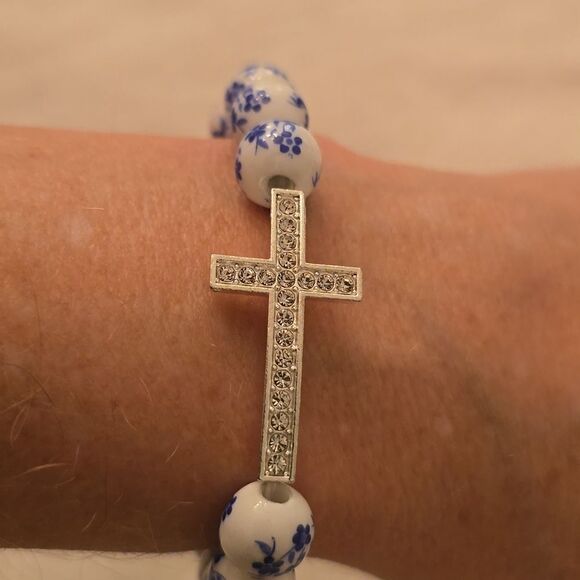 Cross blue and white stretch bracelet - Picture 9 of 10